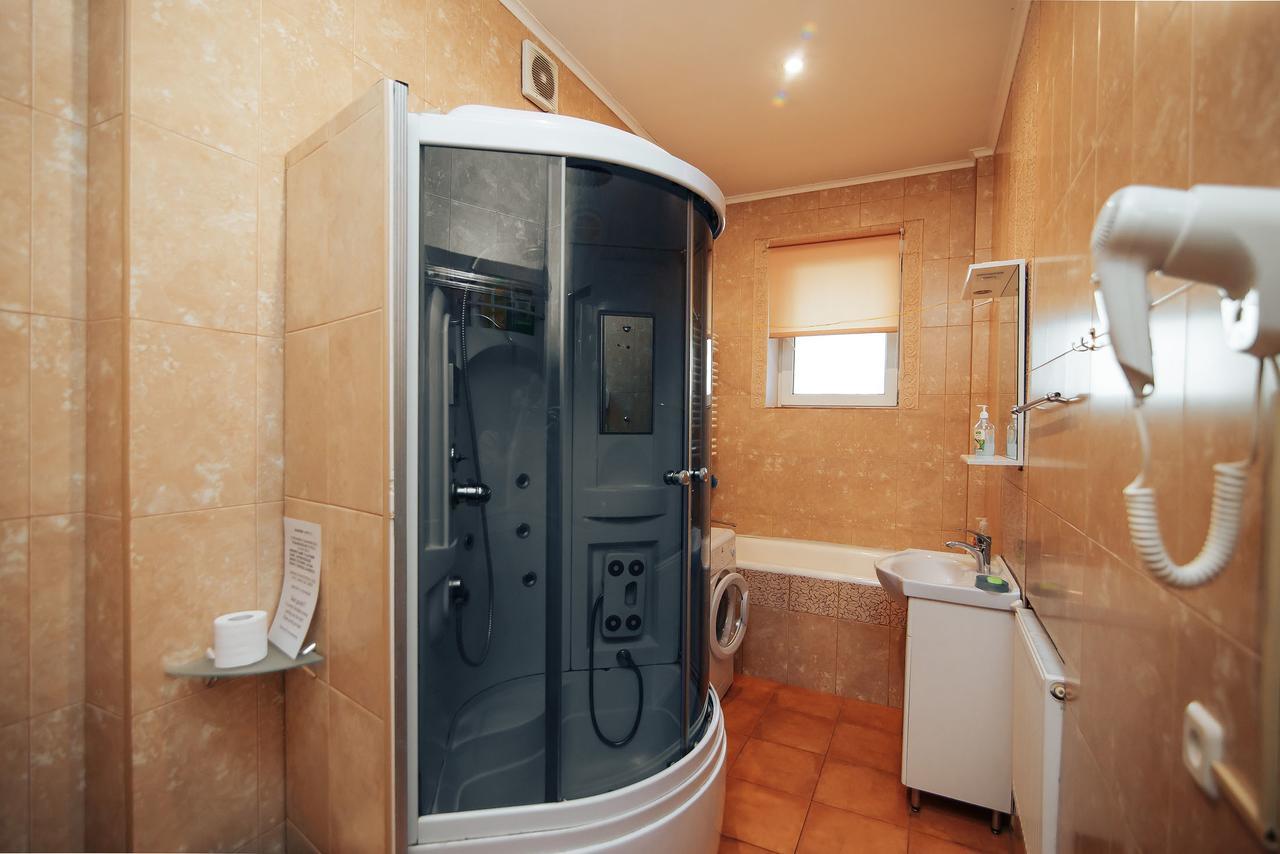 Centreville Apartments Ivano-Frankivsk Luaran gambar