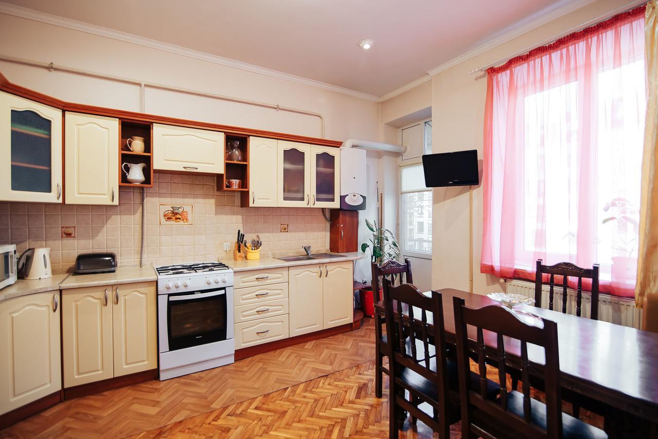 Centreville Apartments Ivano-Frankivsk Luaran gambar