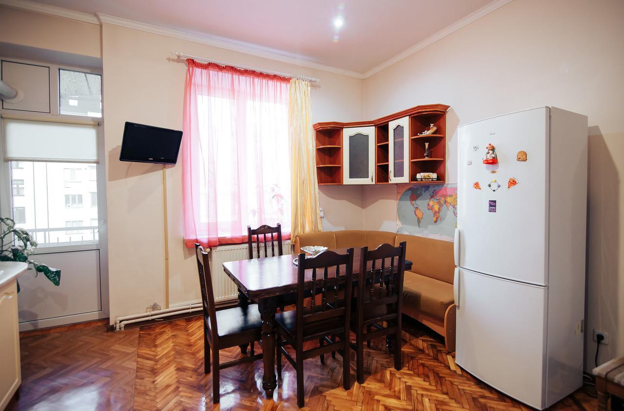 Centreville Apartments Ivano-Frankivsk Luaran gambar