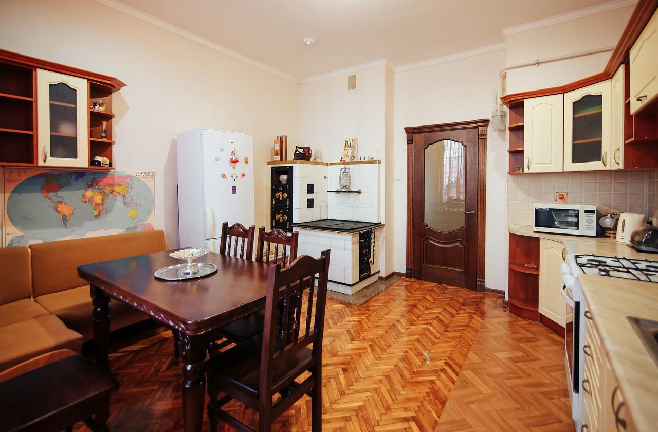 Centreville Apartments Ivano-Frankivsk Luaran gambar
